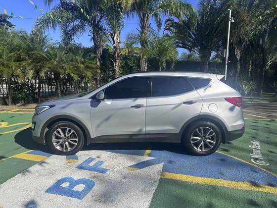 HYUNDAI SANTA FÉ 3.3 MPFI 4X4 7 LUGARES V6 270CV GASOLINA 4P AUTOMÁTICO HYUNDAI SANTA FÉ 3.3 MPFI 4X4 7 LUGARES V6 270CV GASOLINA 4P AUTOMÁTICO